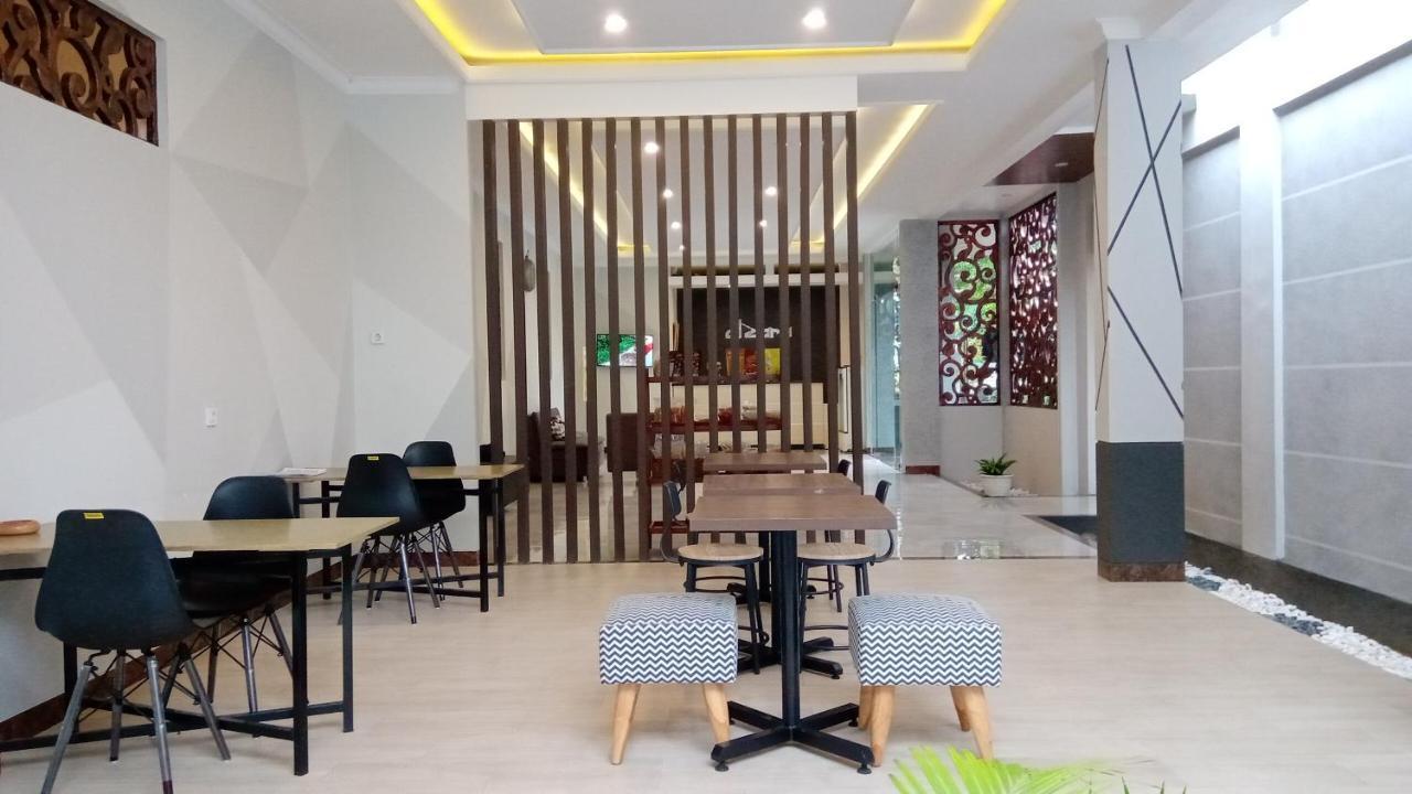 伊斯兰阿尔萨拉酒店 Wonosari 外观 照片